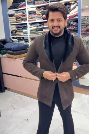 The Winter Aristocrat: Men’s Brown Wool-Blend Coat with Black Faux-Fur Collar